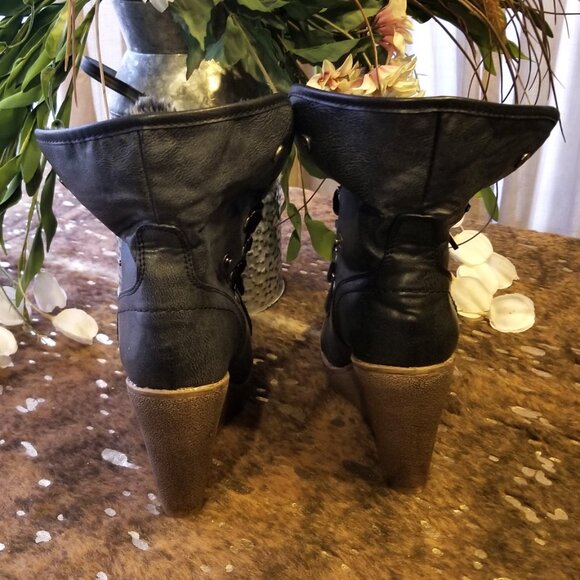 Mossimo Kamea Black Wedge Ankle Boots Size 10 - Picture 7 of 9